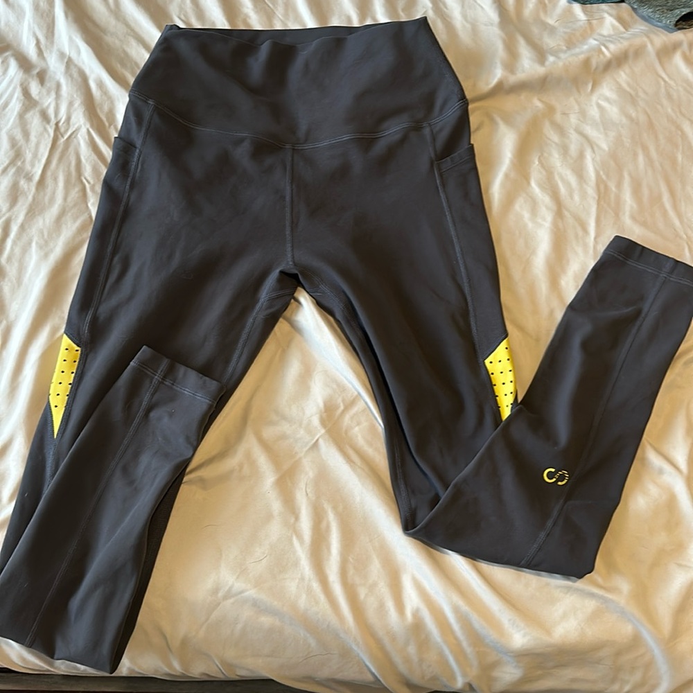 Curves N Combatboots Gray OUR Leggings Size- Medium